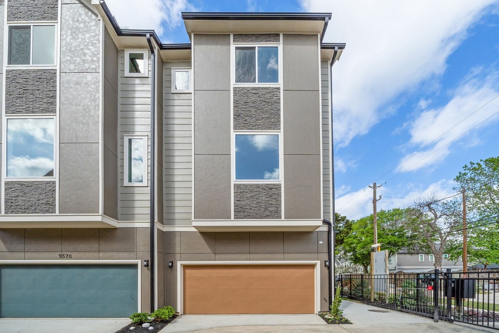 957 Judiway St unit E, Houston, TX 77018 - photo 1