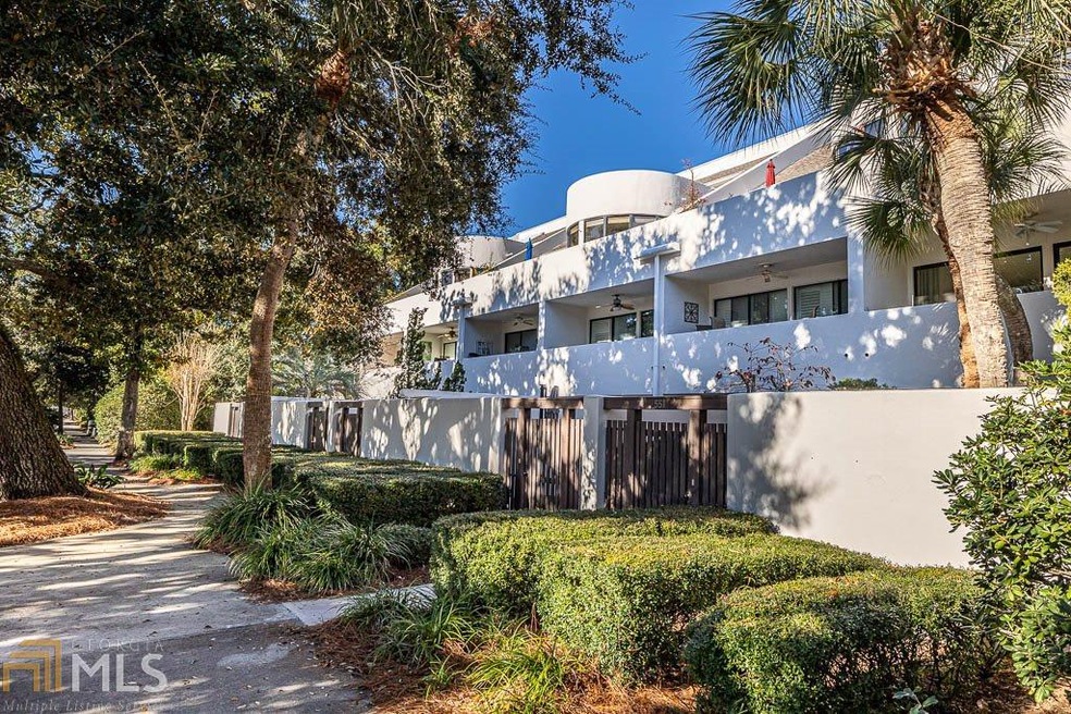 544 Oglethorpe Ave unit 8, St. Simons, GA 31522 - photo 1