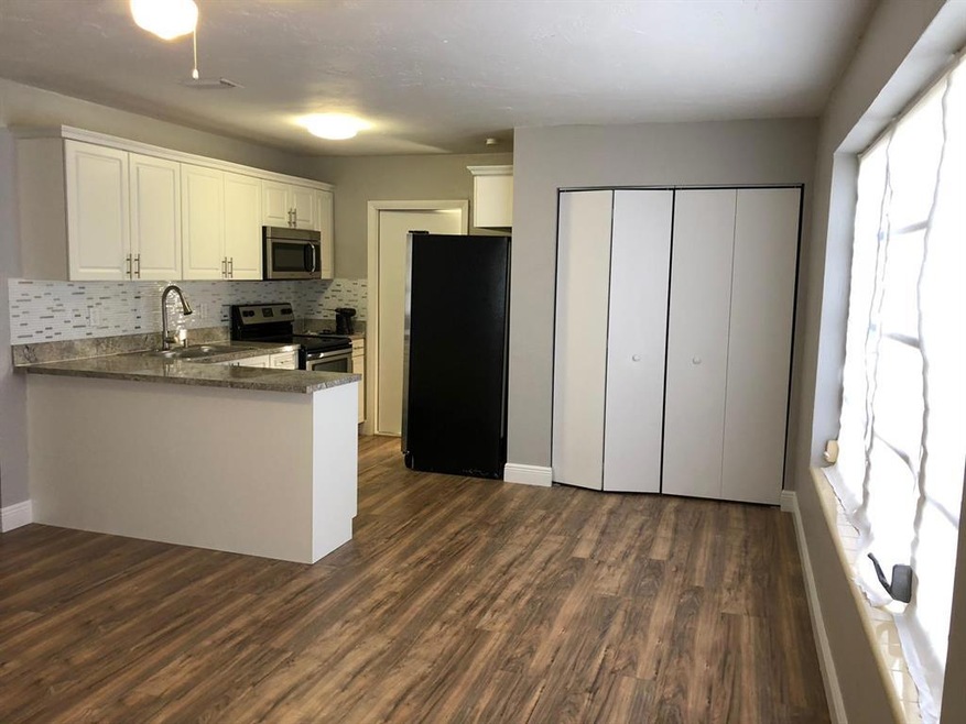 NEW WOOD KITCHEN & STAINLESS S. APPLIANC