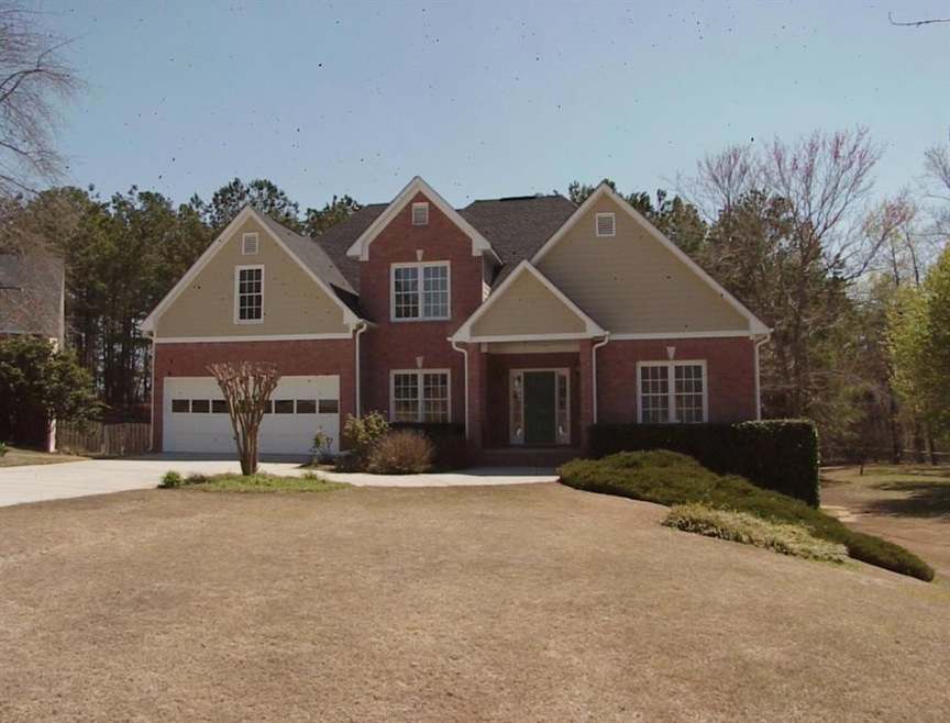 Great location in a quiet cul-de-sac.  Exterior ha