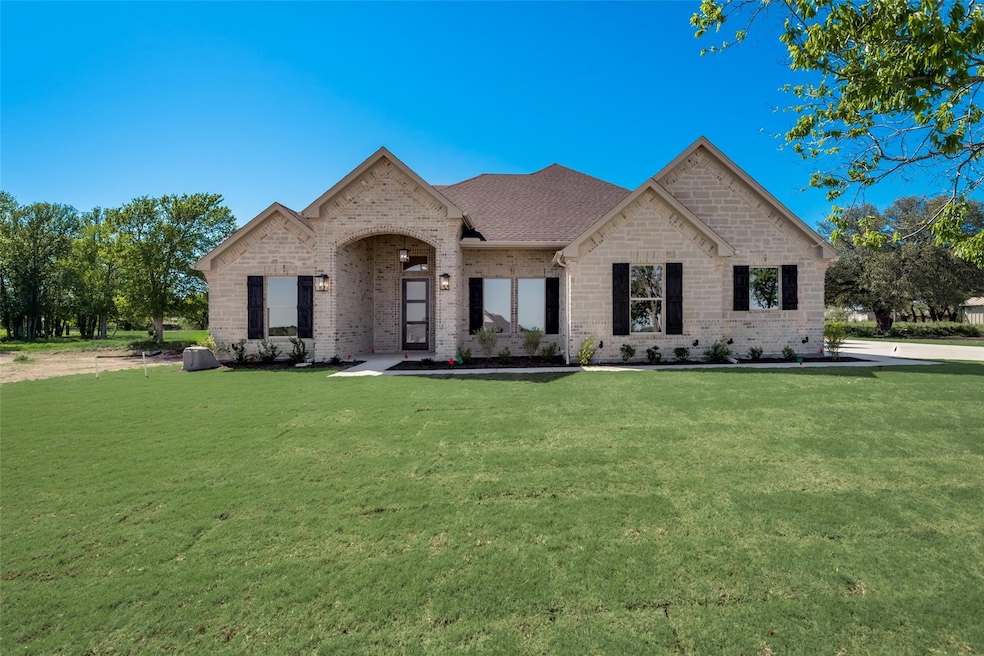 1017 Uplift Dr, Weatherford, TX 76087 - photo 1