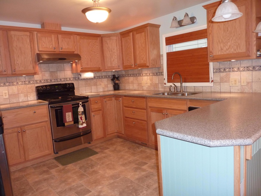 735 W 10th St, Sheridan, WY 82801 - photo 1