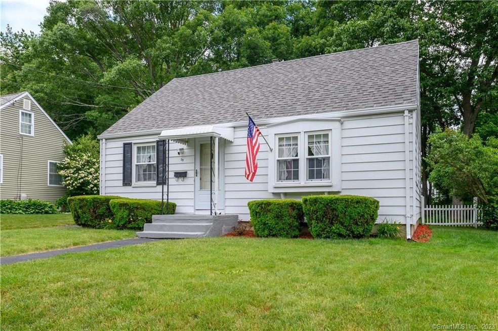 19 Deering Ln, Naugatuck, CT 06770 - photo 1