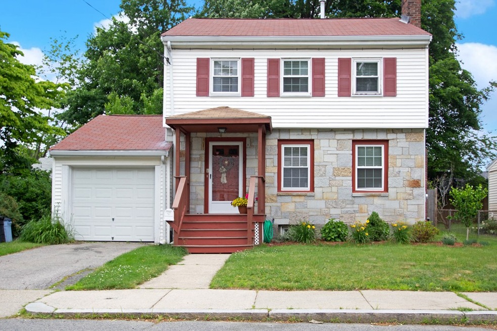 12 Hartlawn Rd, West Roxbury, MA 02132 - photo 1