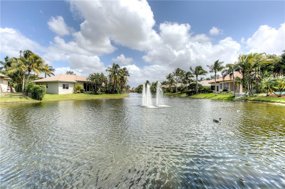 11088 Canary Island Ct, Plantation, FL 33324 - photo 1
