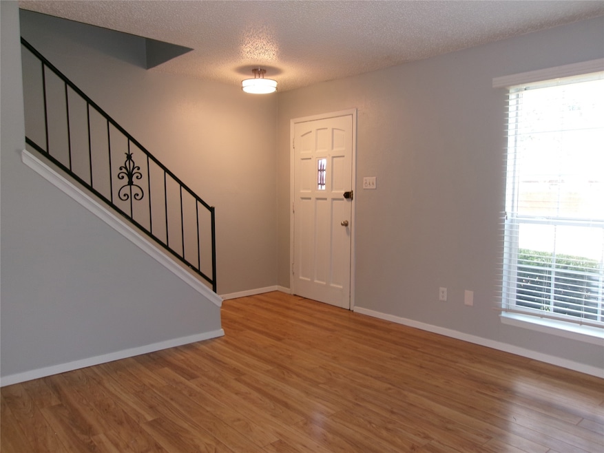 92 E Mountain Creek Ct unit 1, Grand Prairie, TX 75052 - photo 1