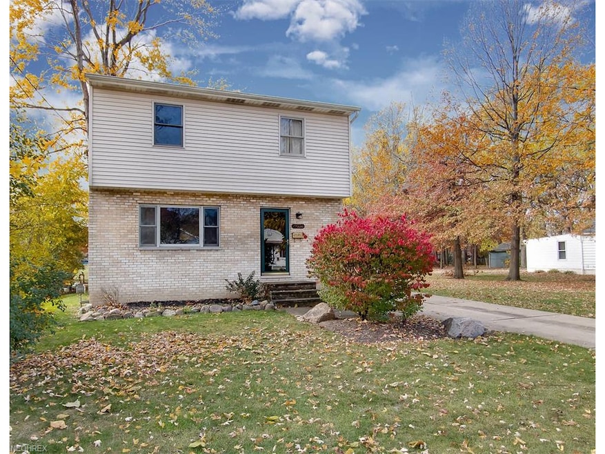 You will love this 3 bedroom, 2 full bath colonial