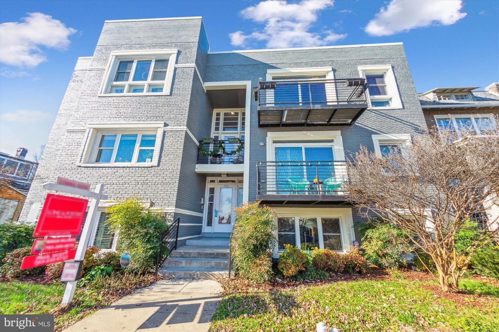 321 18th St SE unit 8, Washington, DC 20003 - photo 1