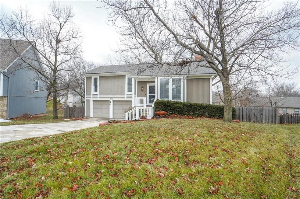 7722 Caenen St, Shawnee, KS 66216 - photo 1