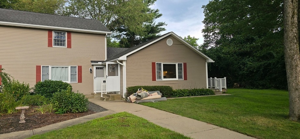 18 Cresent unit 1, West Brookfield, MA 01585 - photo 1