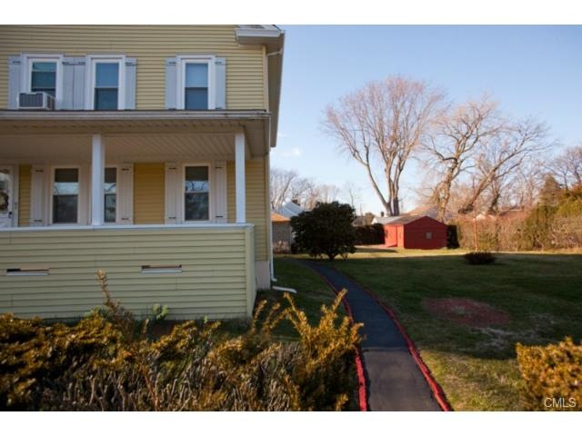 978 Oldfield Rd, Fairfield, CT 06824 - photo 1
