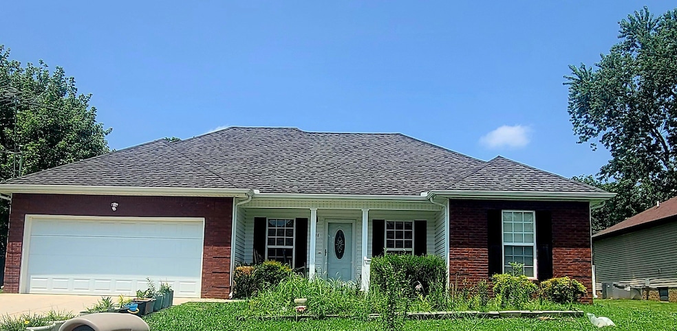 106 Garden Dr, Shelbyville, TN 37160 - photo 1