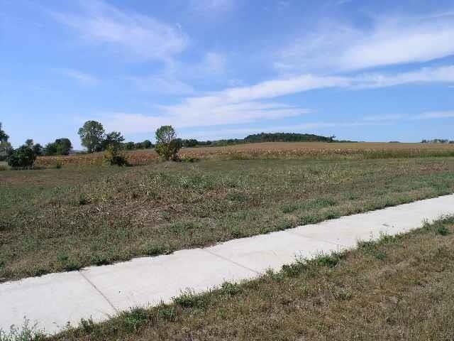 870 Oregon Parks Ave, Oregon, WI 53575 - photo 1