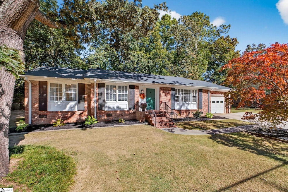 405 Brook Glenn Rd, Taylors, SC 29687 - photo 1