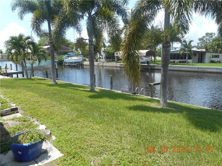 750 Deauville Dr, Punta Gorda, FL 33950 - photo 1