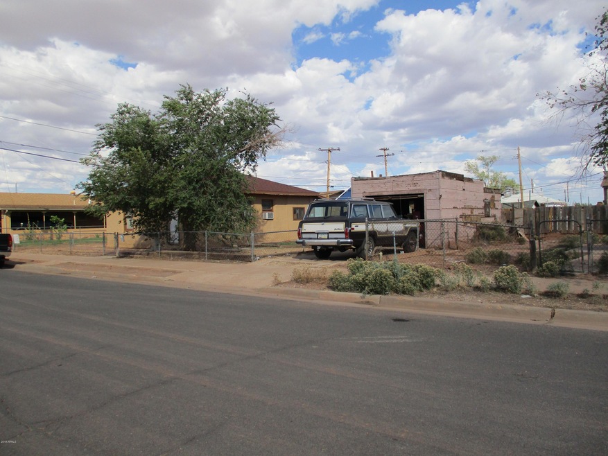 404 N Snider Ave, Winslow, AZ 86047 - photo 1