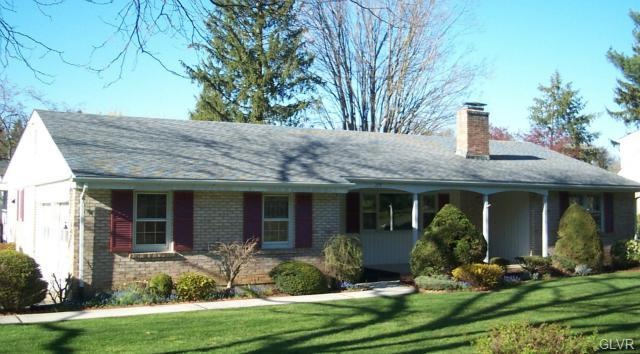 275 Bridle Path Rd, Bethlehem, PA 18017 - photo 1