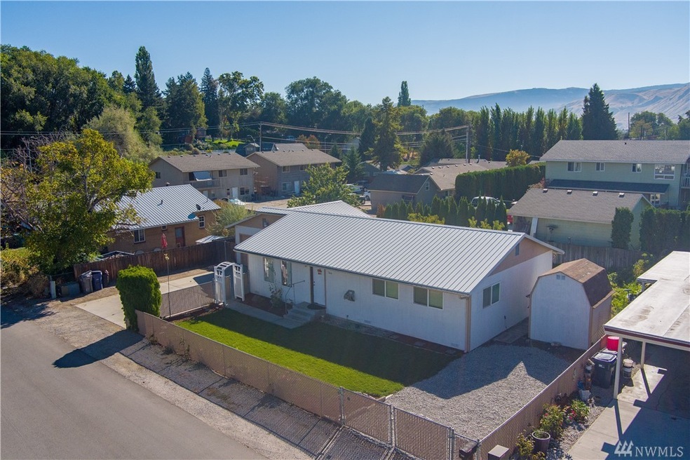 144 12th St NE, East Wenatchee, WA 98802 - photo 1