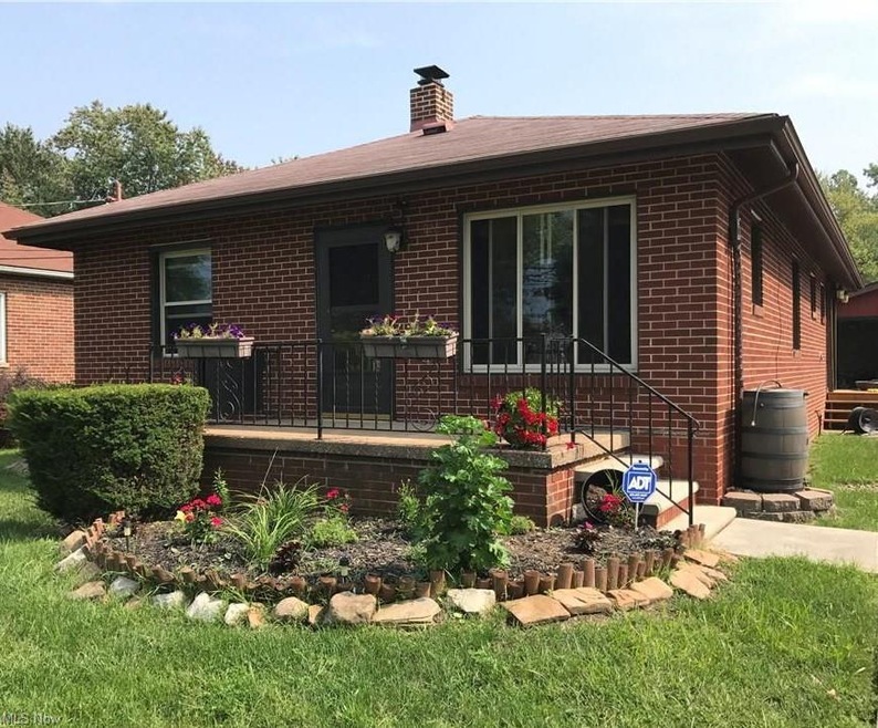 5228 Edgewater Dr, Sheffield Lake, OH 44054 - photo 1