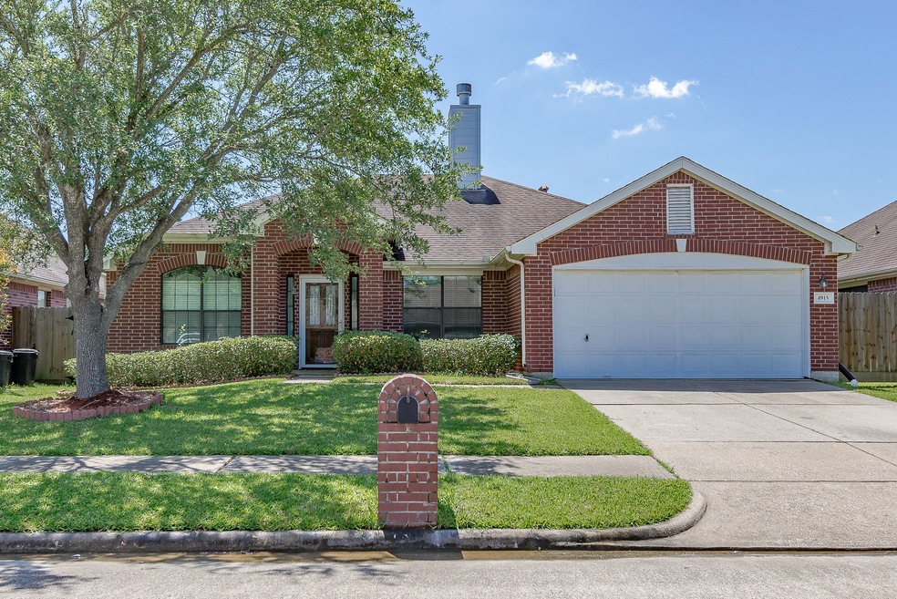 4915 Mountain Timber Dr, Friendswood, TX 77546 - photo 1