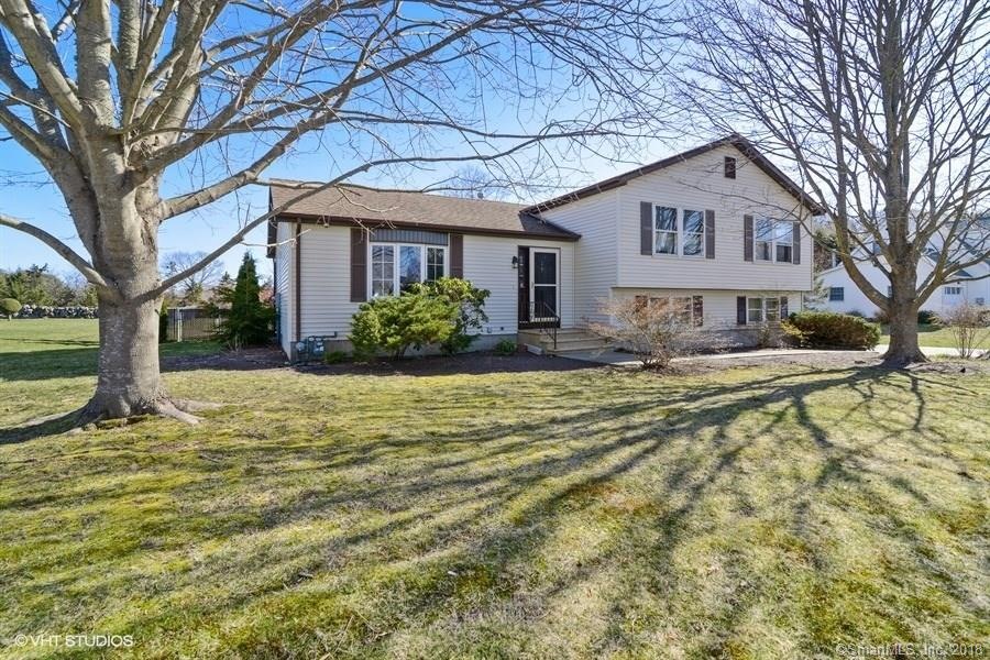 7 River Crest Drive