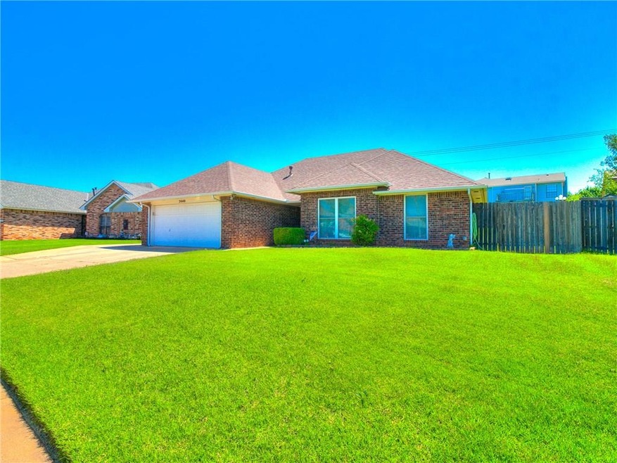 2440 E Hills Dr, Moore, OK 73160 - photo 1