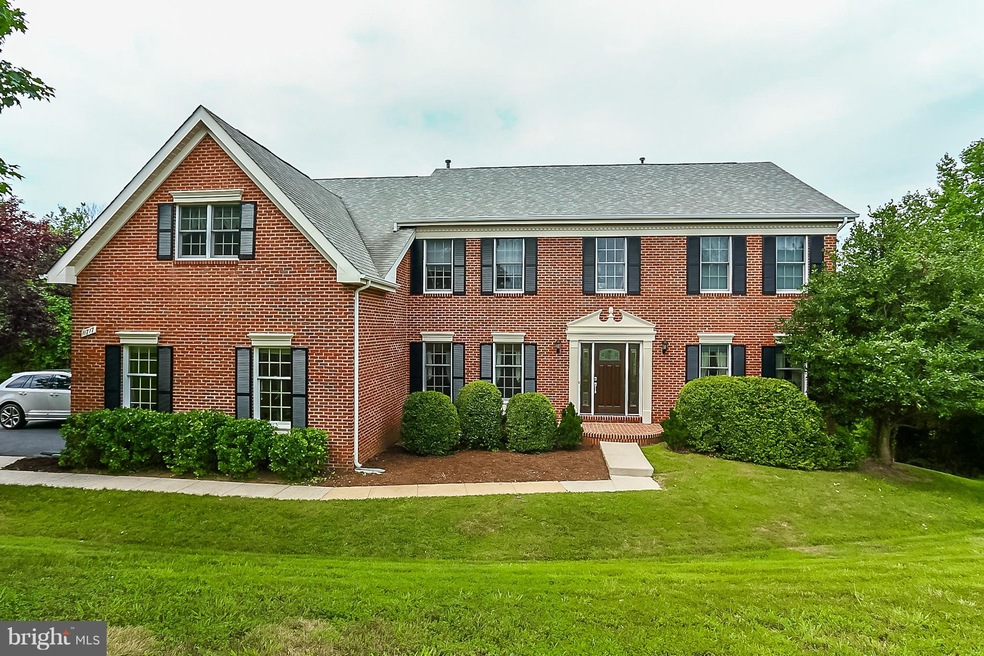 11717 Crippen Ct, Great Falls, VA 22066 - photo 1