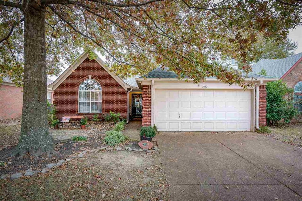 1022 Spanish Trail Ln, Cordova, TN 38018 - photo 1