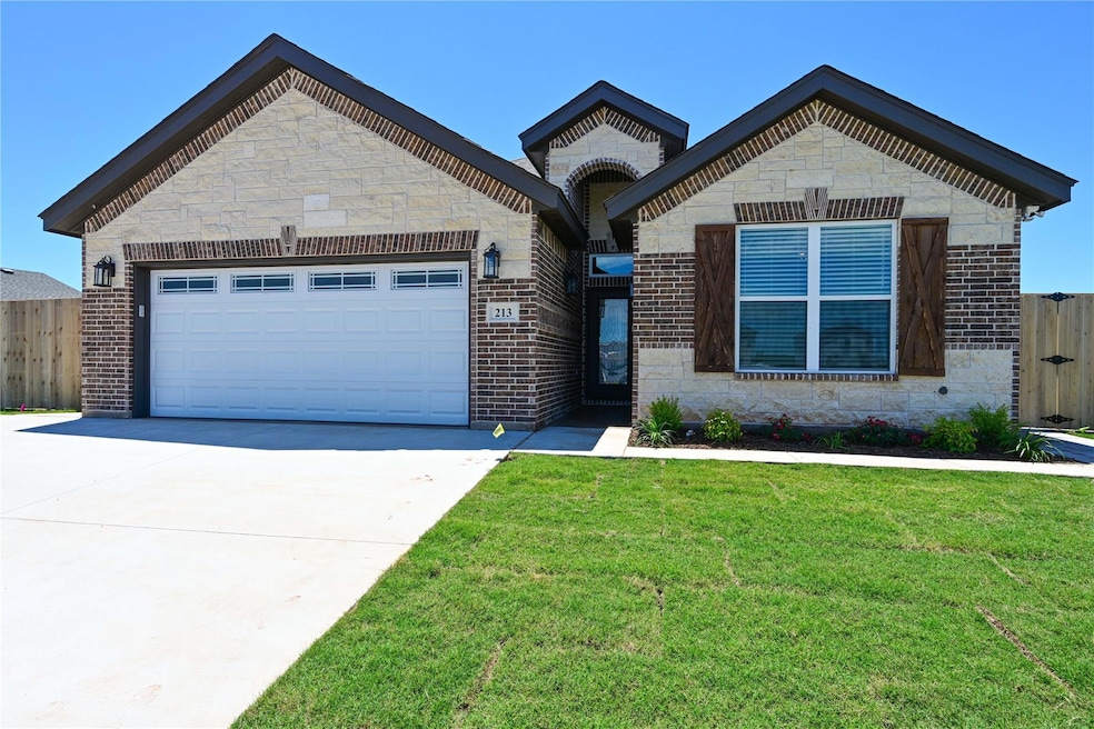 213 Sage Brush Dr, Abilene, TX 79602 - photo 1