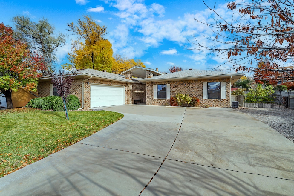 6932 Brandywine Loop NE, Albuquerque, NM 87111 - photo 1