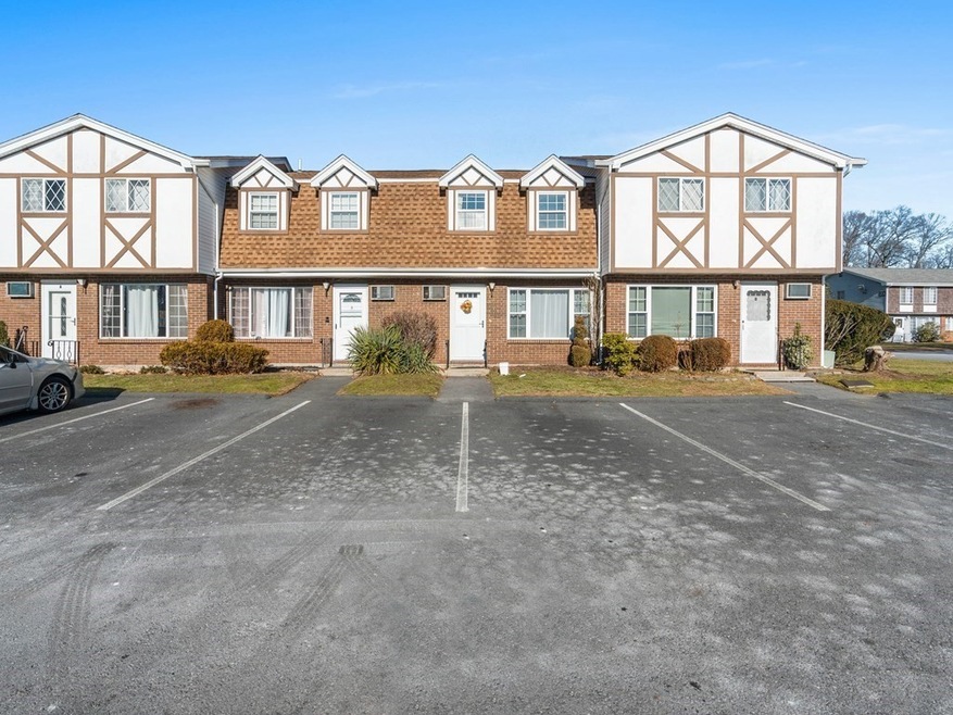 945 Riverside Dr unit 4C, Methuen, MA 01844 - photo 1