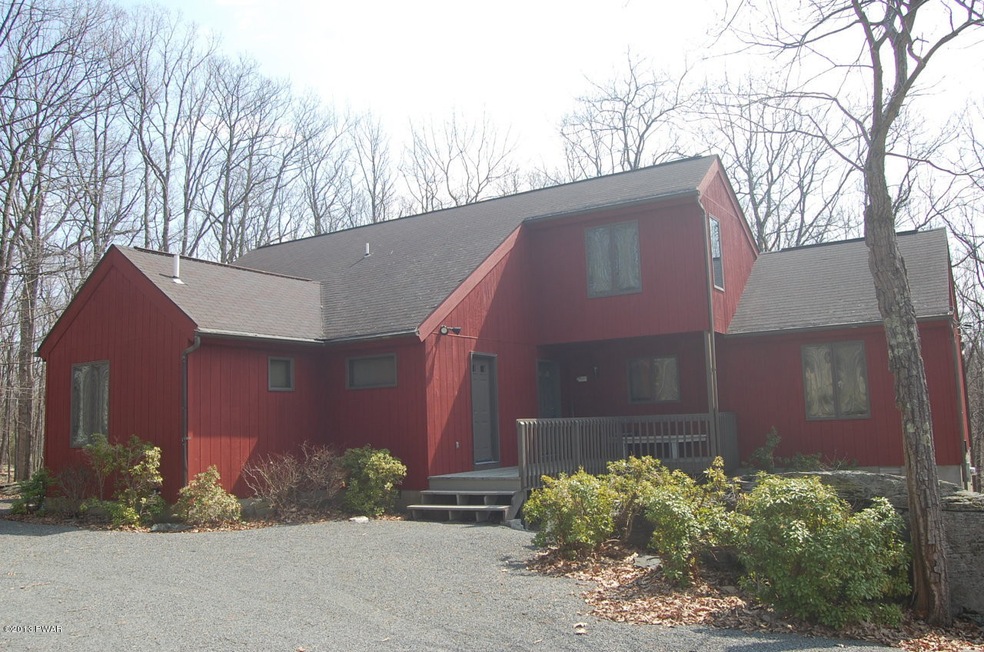 803 Whipple Tree Ct E, Lords Valley, PA 18428 - photo 1