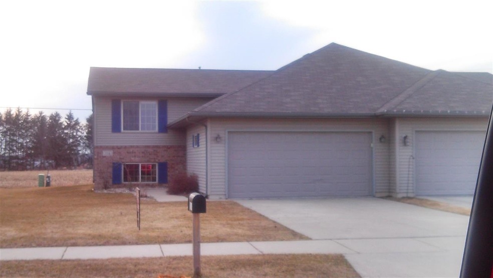 114 4th St, Brooklyn, WI 53521 - photo 1