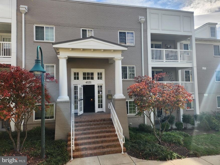 4121 S Four Mile Run Dr unit 303, Arlington, VA 22204 - photo 1