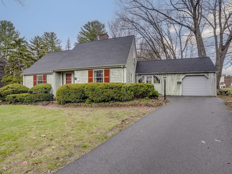 185 Wakefield St, Reading, MA 01867 - photo 1