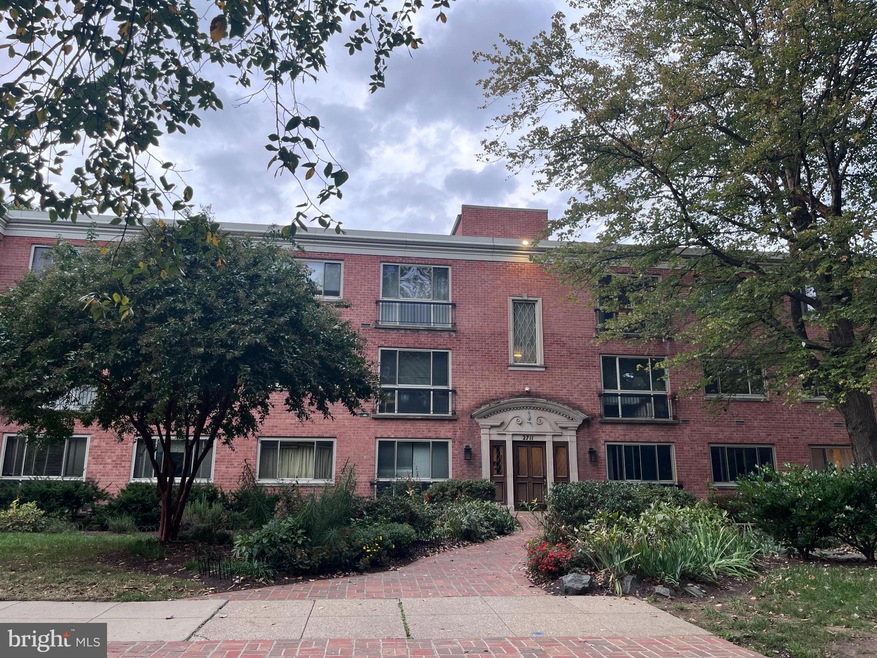 2711 Ordway St NW unit 205, Washington, DC 20008 - photo 1