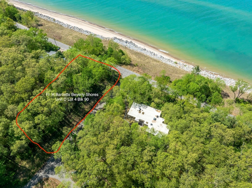 605 E Lake Front Dr, Beverly Shores, IN 46360 - photo 1