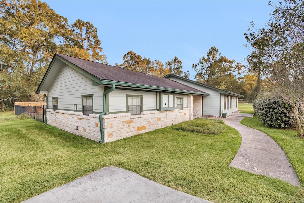 528 Catfish Ln, Conroe, TX 77384 - photo 1
