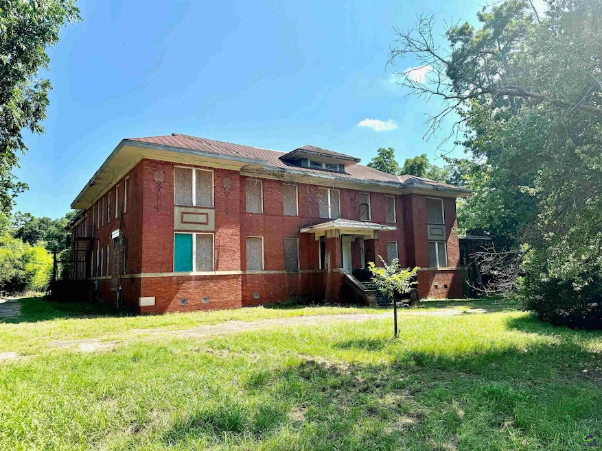 130 W Dodson St, Americus, GA 31709 - photo 1