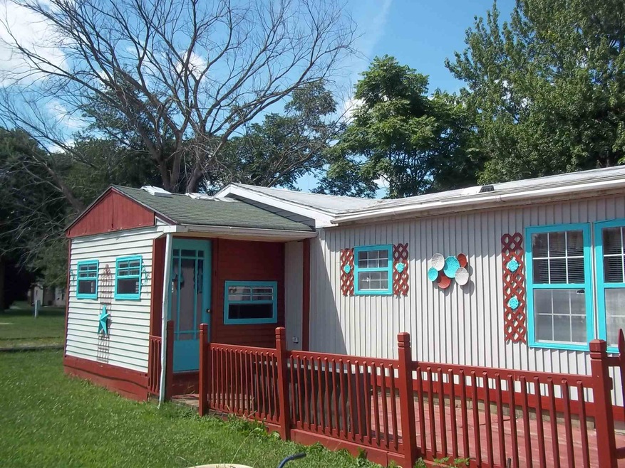 822 N Jackson St, Andrews, IN 46702 - photo 1