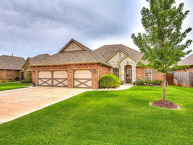 19808 Crest Ridge Dr, Edmond, OK 73012 - photo 1