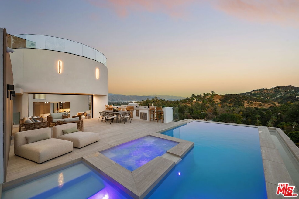 3596 Woodhill Canyon Rd, Studio City, CA 91604 - photo 1