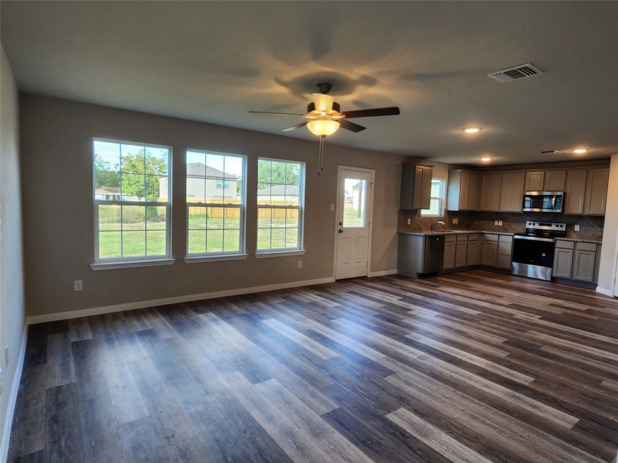 2905 4th St, Bay City, TX 77414 - photo 1