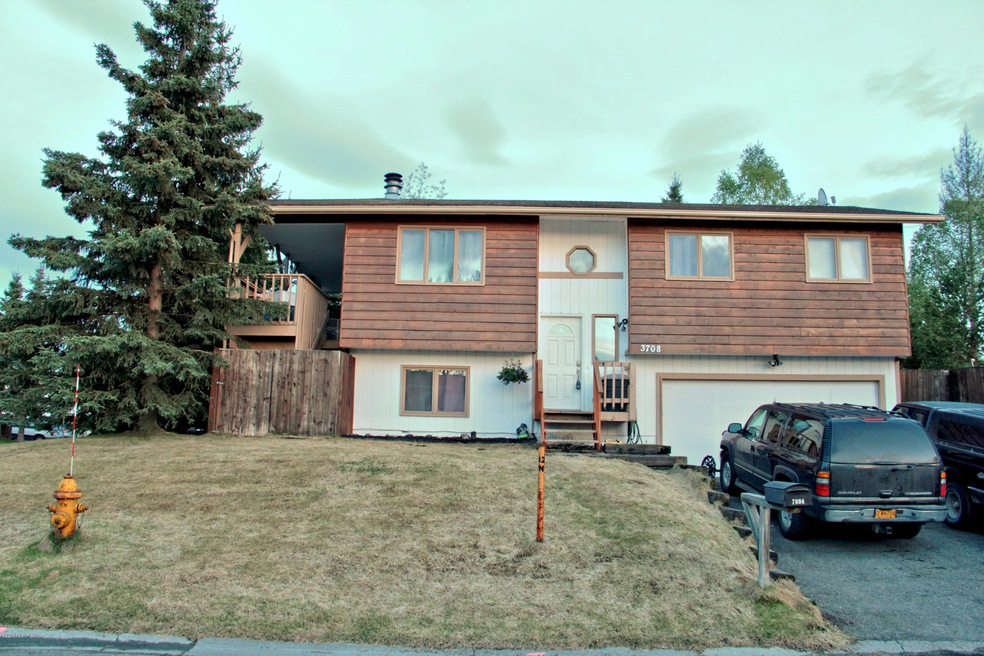 3708 Henderson Loop