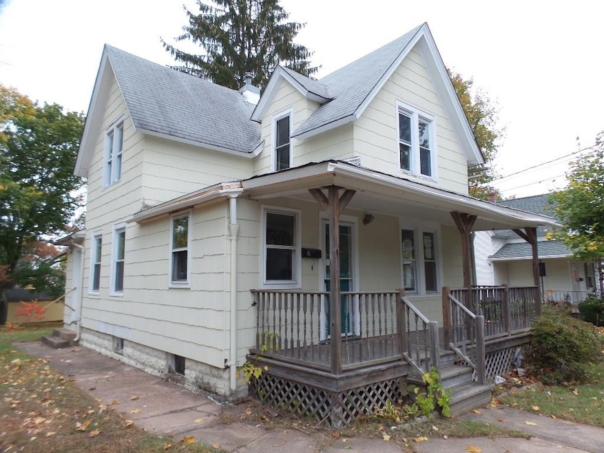 Exterior Front Left
