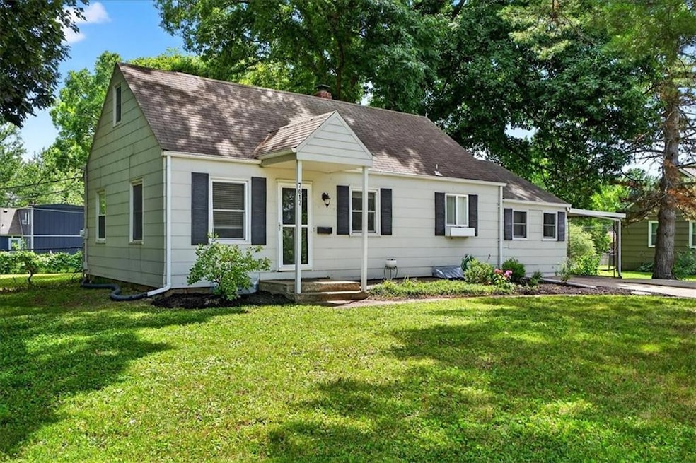 Pending $299,900 • Co-Listing Agent