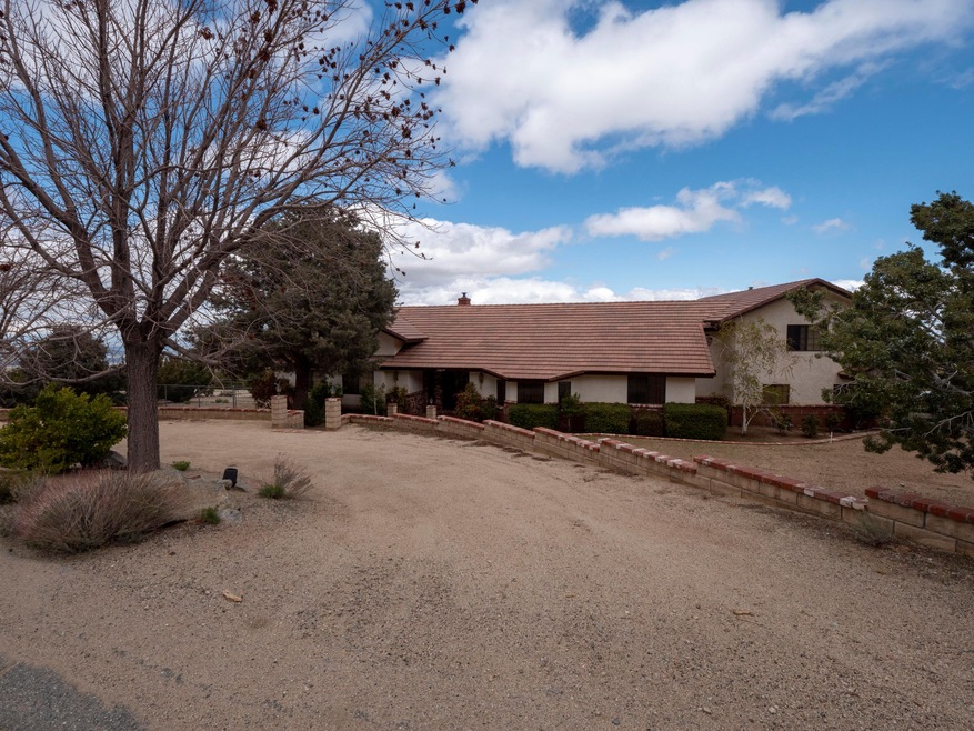 Juniper Hills Rd Half circle driveway to