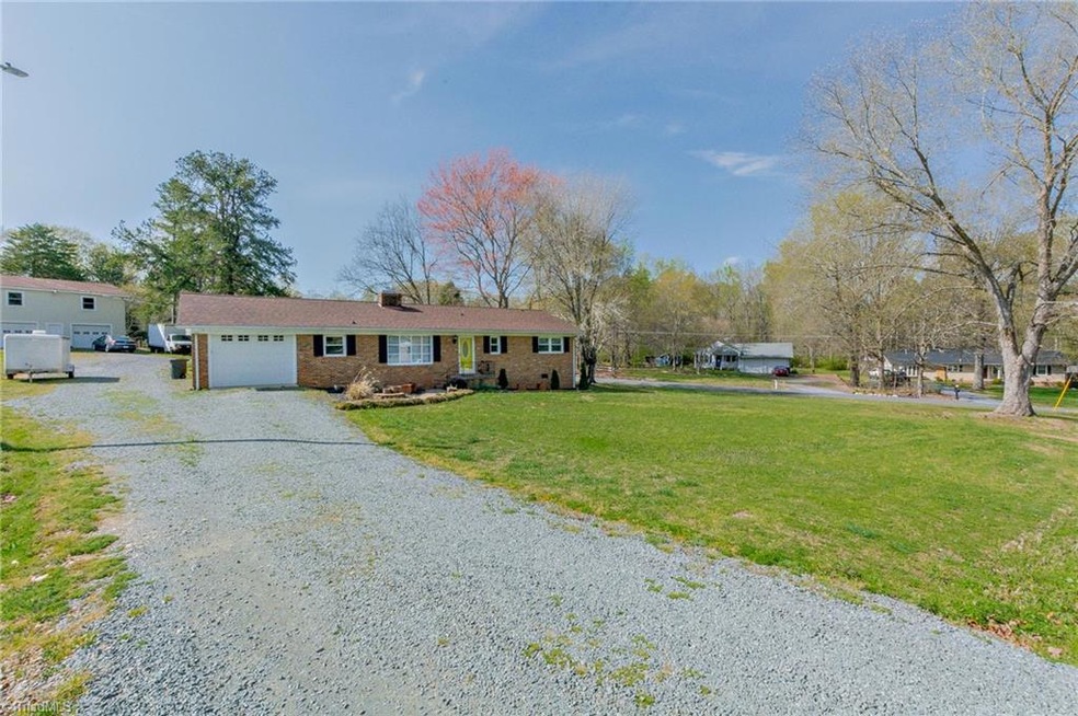 818 Oakwood Acres Rd, Asheboro, NC 27205 - photo 1