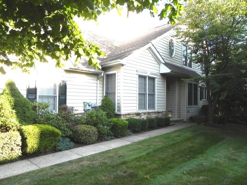 257 Patriot Hill Dr, Basking Ridge, NJ 07920 - photo 1