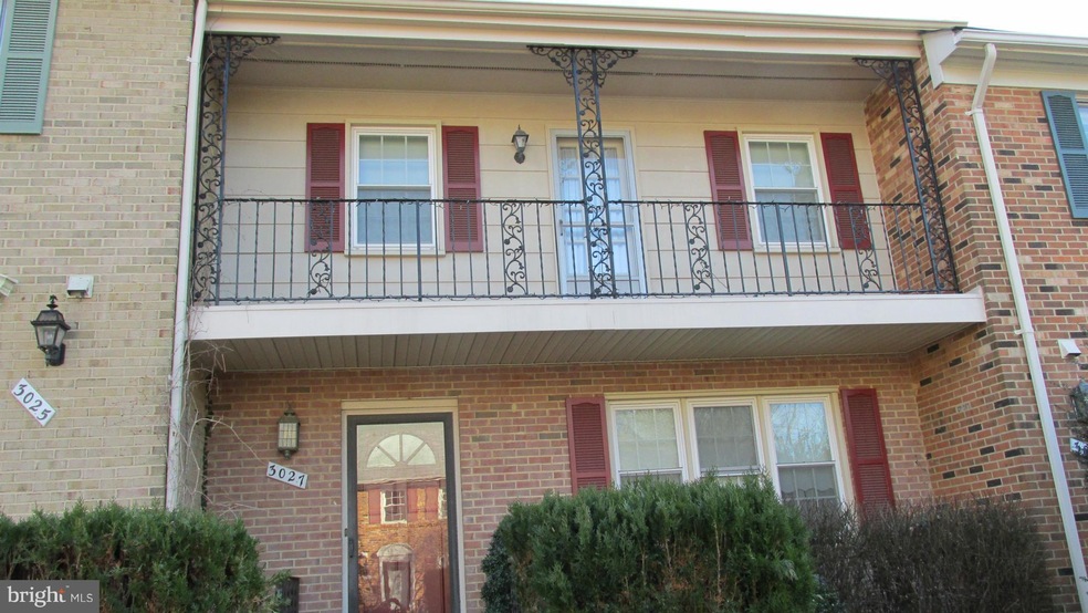 3027 Seven Oaks Place, Falls Church, VA 22042 - photo 1